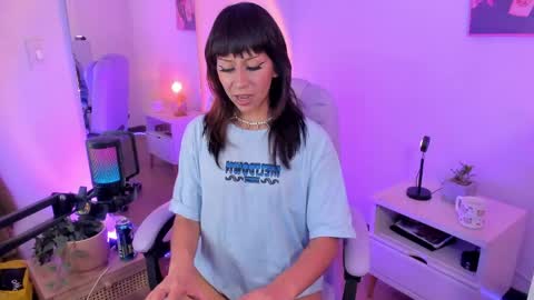 itsmroom online show from April 14, 5:51 am