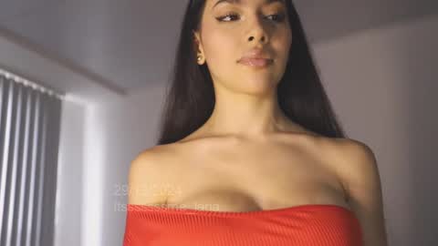 itsssssssme_lana online show from December 29, 8:04 pm