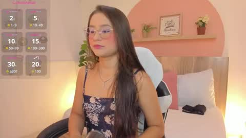 I V E T T E online show from April 5, 7:57 pm