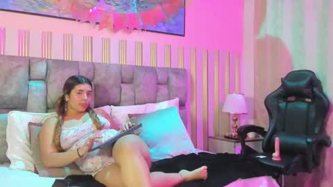 ivonne online show from December 17, 11:14 am