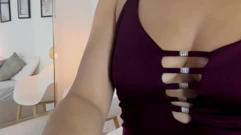 Ivy  online show from November 4, 2:00 pm