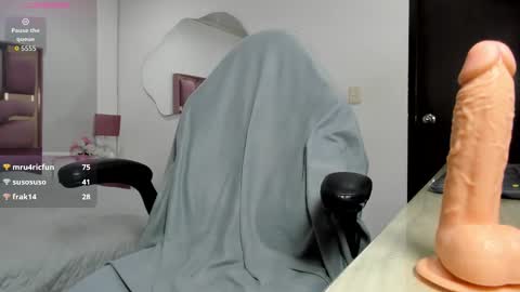 Snapshot of ivysaenz chatting on October 18, 3:48 pm Ivy online show from October 18, 3:48 pm