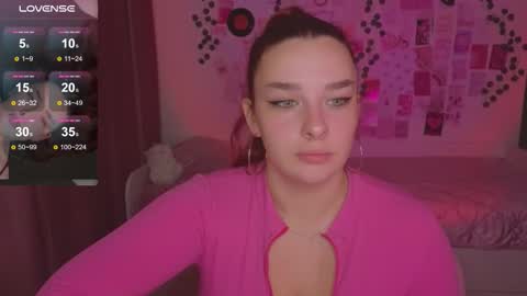 Snapshot of iwi_wi_wi chatting on September 29, 8:14 pm Daisy online show from September 29, 8:14 pm