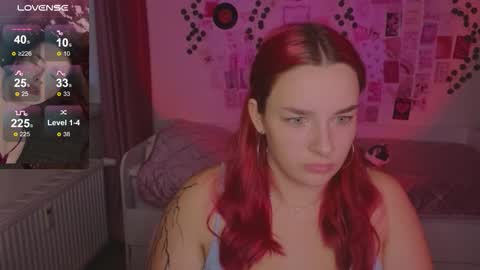 Snapshot of iwi_wi_wi chatting on September 17, 4:27 pm Daisy online show from September 17, 4:27 pm