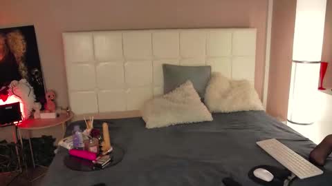 IZIE CARTER online show from January 14, 8:25 pm