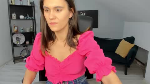 Izzy online show from December 2, 11:07 pm