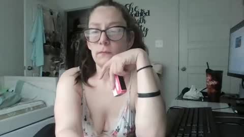 izzynoela online show from September 27, 7:10 pm