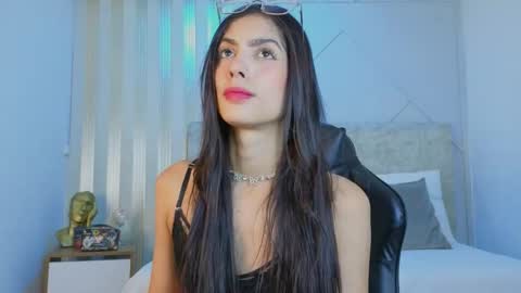 j_belle_ online show from March 29, 2:49 pm