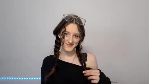 Lisa online show from January 8, 1:26 pm