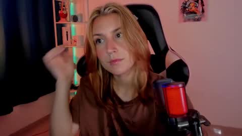 Linda Sofia help me get to 100 thumbs up online show from January 11, 4:38 am