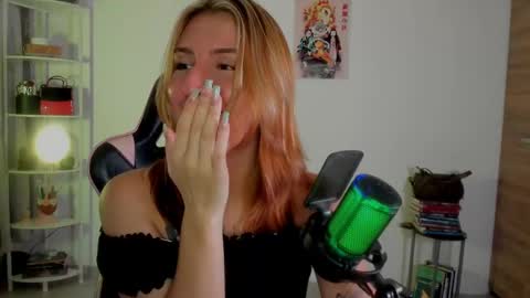 Linda Sofia help me get to 100 thumbs up online show from February 2, 3:54 am