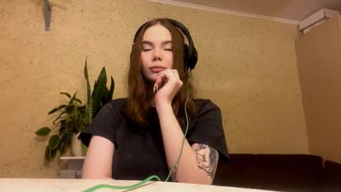Adeline online show from October 17, 3:15 pm