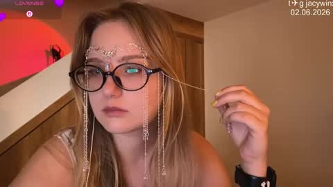 jacywinslat online show from June 3, 4:13 am