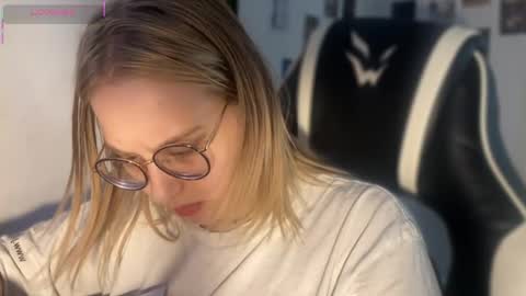 Snapshot of jacywinslat chatting on September 16, 12:13 pm jacywinslat online show from September 16, 12:13 pm