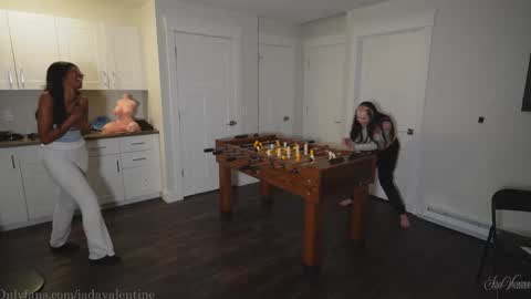 Jada online show from November 11, 1:52 pm