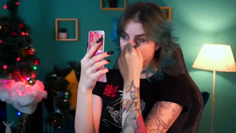 Snapshot of jade_castle chatting on January 5, 11:59 am jade_castle online show from January 5, 11:59 am