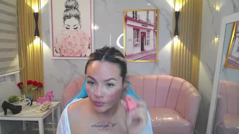 Snapshot of jade_jones_a chatting on September 18, 3:49 am Jade online show from September 18, 3:49 am
