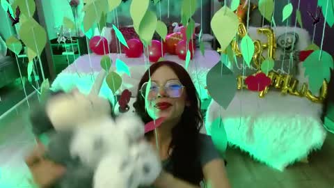 JADE online show from October 15, 8:44 pm