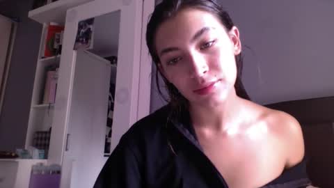 Jade online show from June 5, 9:43 pm