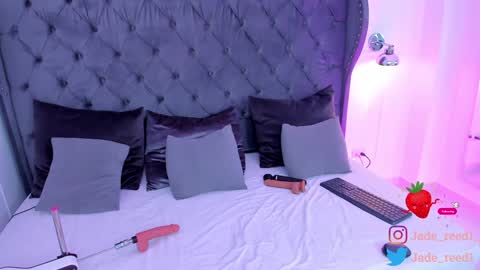Snapshot of jadee_reed chatting on December 17, 5:47 pm Jade Red online show from December 17, 5:47 pm