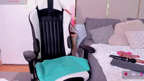 Jadeh online show from January 10, 6:45 pm