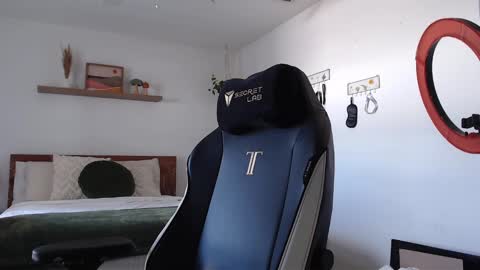 Snapshot of jadelove_ chatting on January 27, 7:56 pm Jade Love online show from January 27, 7:56 pm