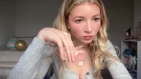 jadewilkinson online show from January 21, 9:36 pm