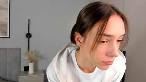 Caroline online show from December 15, 8:08 am