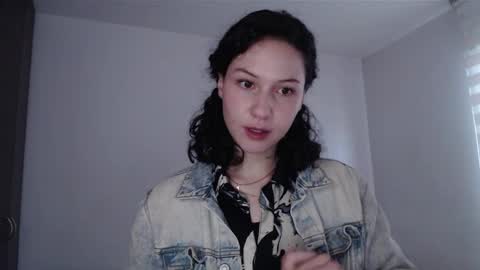 Snapshot of jane_r chatting on December 12, 10:09 pm Jane online show from December 12, 10:09 pm
