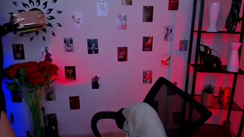 janewyatt online show from March 5, 8:10 am