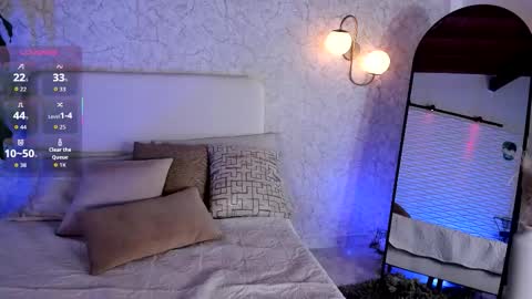    online show from November 3, 6:34 pm