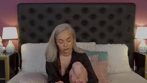 jaquelinemerlot online show from April 21, 7:04 am