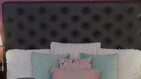 jaquelinemerlot online show from March 23, 8:20 am