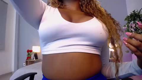 Snapshot of jasminecampbell chatting on February 8, 8:10 pm Instagram jasminecampbell1 online show from February 8, 8:10 pm