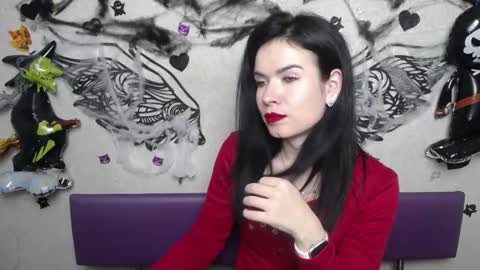 JasmineKouch online show from November 11, 7:00 pm