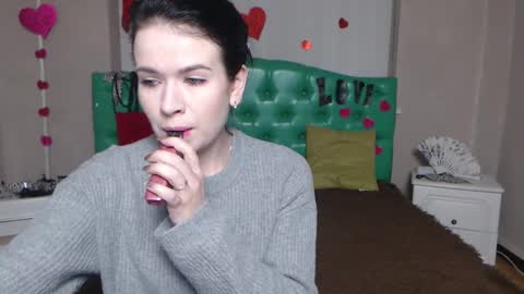 JasmineKouch online show from January 19, 6:20 am