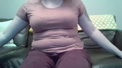 Snapshot of jayabooty chatting on February 4, 2:07 am JayaBooty online show from February 4, 2:07 am
