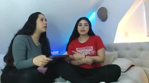 Snapshot of jazmin_dharius chatting on October 18, 11:02 am Jazmin and Scarlett online show from October 18, 11:02 am