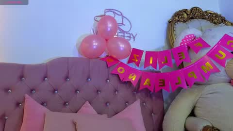 Snapshot of jazmin_tay chatting on January 13, 7:31 pm Jazmin online show from January 13, 7:31 pm