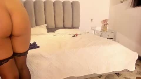 Jazminrusso  online show from June 14, 2:24 am