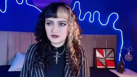 Jean online show from May 30, 8:05 pm