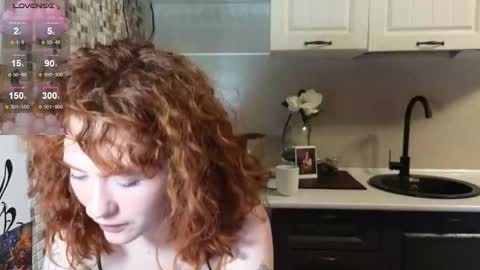 Snapshot of jelly_cherry chatting on October 21, 8:24 pm Emily online show from October 21, 8:24 pm