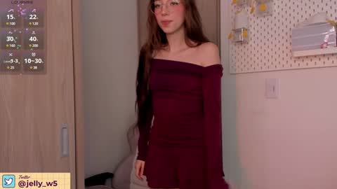 Snapshot of jelly_w5 chatting on February 3, 7:42 pm Jelly  online show from February 3, 7:42 pm