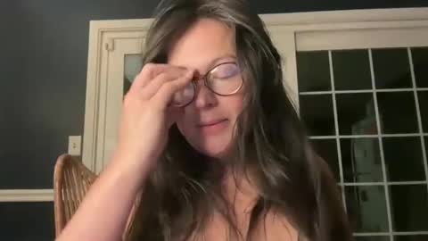 Snapshot of jellybeanin chatting on October 30, 9:22 am Jelli online show from October 30, 9:22 am