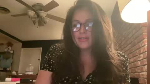 Snapshot of jellybeanin chatting on January 19, 8:29 am Jelli online show from January 19, 8:29 am