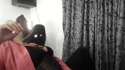 Snapshot of jellyfishhot chatting on February 4, 4:37 am  Natalia  online show from February 4, 4:37 am