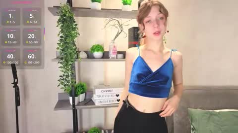 Snapshot of jeninedapinto chatting on October 13, 11:24 am Hi everyone my name Kira online show from October 13, 11:24 am