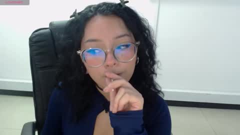 jenn online show from October 7, 8:46 pm