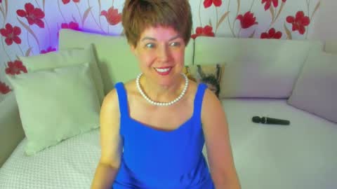 Jenn online show from April 5, 2:27 pm
