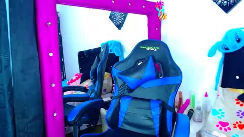 jenn online show from March 7, 12:34 pm